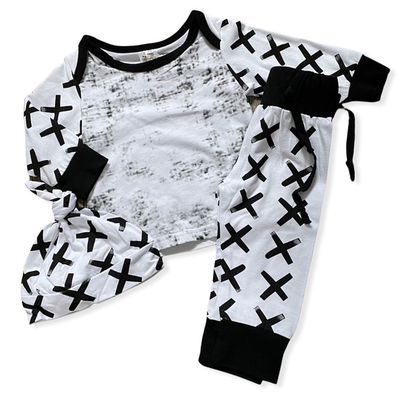 Other - Boutique Baby Unisex B & W 3pc Outfit